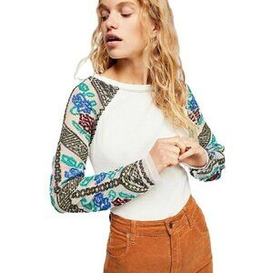 Women’s Rendezvous Long Embellished Sheer Sleeve‎ Top Small